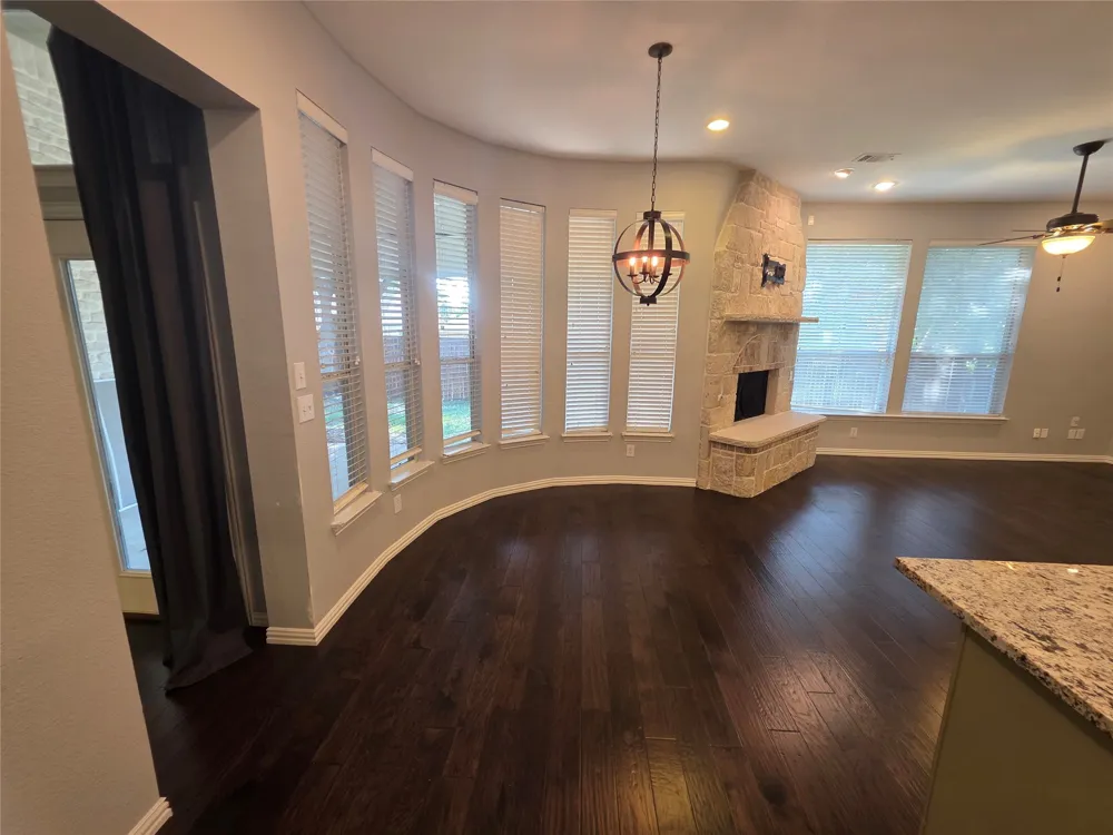 2717 Cliffwood Drive Grapevine, TX 76051