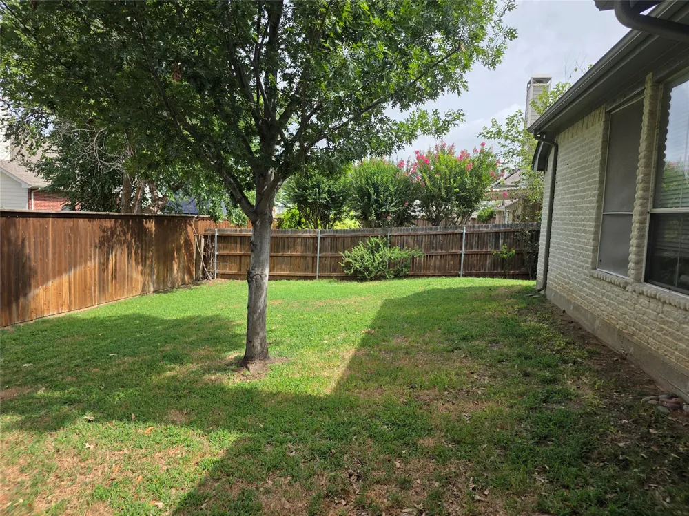 2717 Cliffwood Drive Grapevine, TX 76051