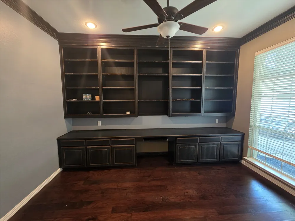 2717 Cliffwood Drive Grapevine, TX 76051