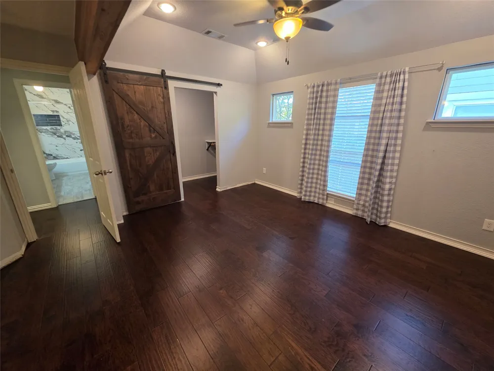 2717 Cliffwood Drive Grapevine, TX 76051