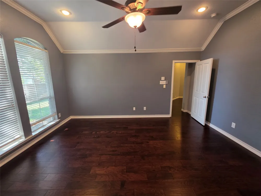 2717 Cliffwood Drive Grapevine, TX 76051