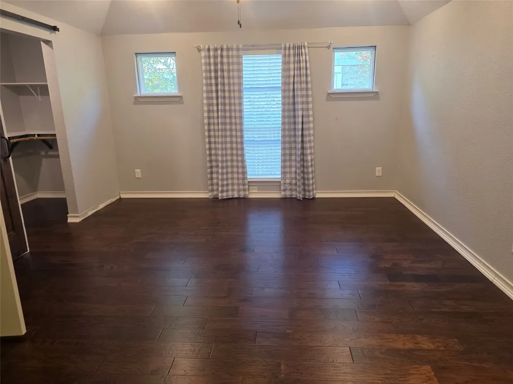 2717 Cliffwood Drive Grapevine, TX 76051