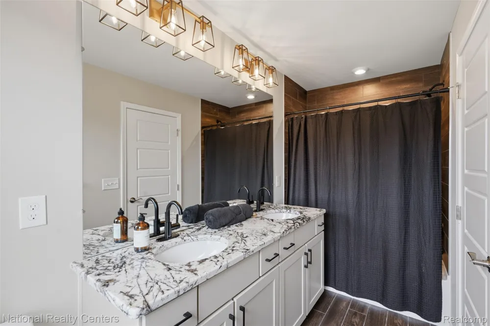 220 Sydney Court Plymouth City, MI 48170