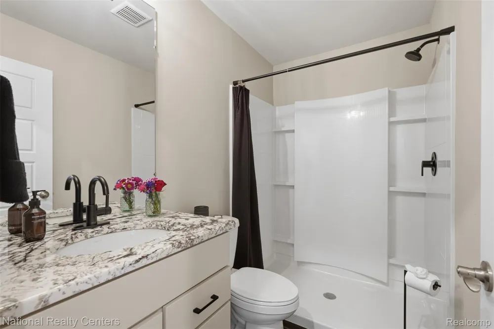 220 Sydney Court Plymouth City, MI 48170