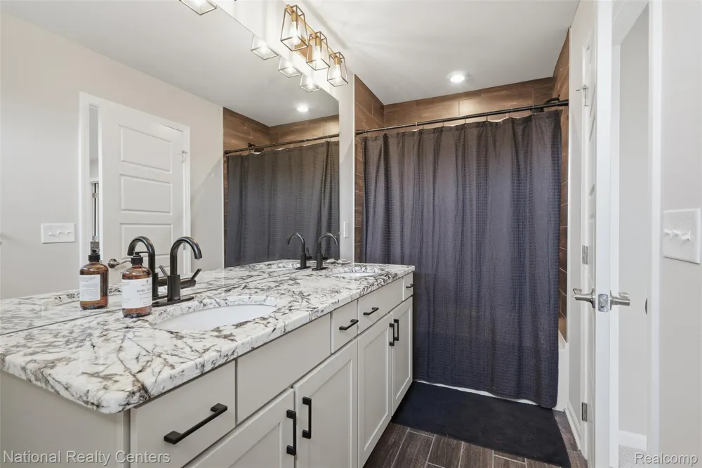 220 Sydney Court Plymouth City, MI 48170