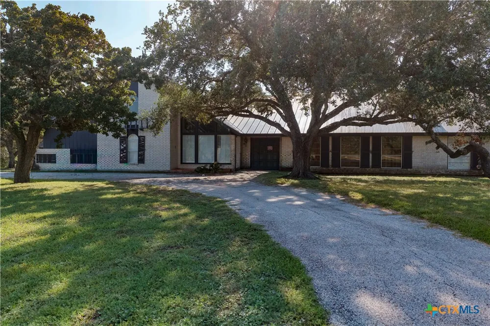 292 Fm 136 Woodsboro, TX 78393