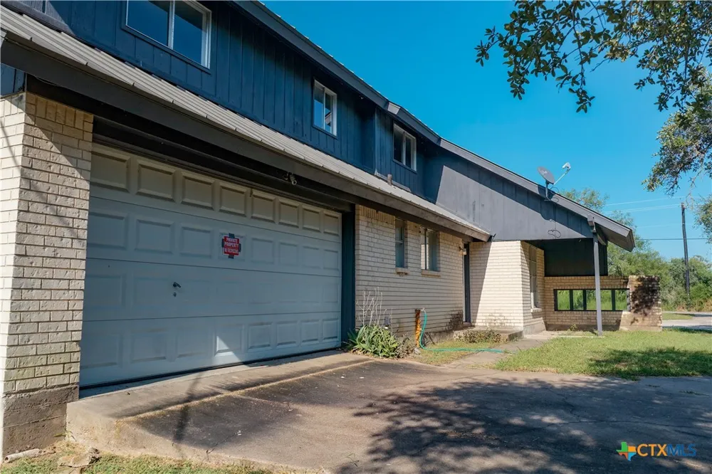 292 Fm 136 Woodsboro, TX 78393