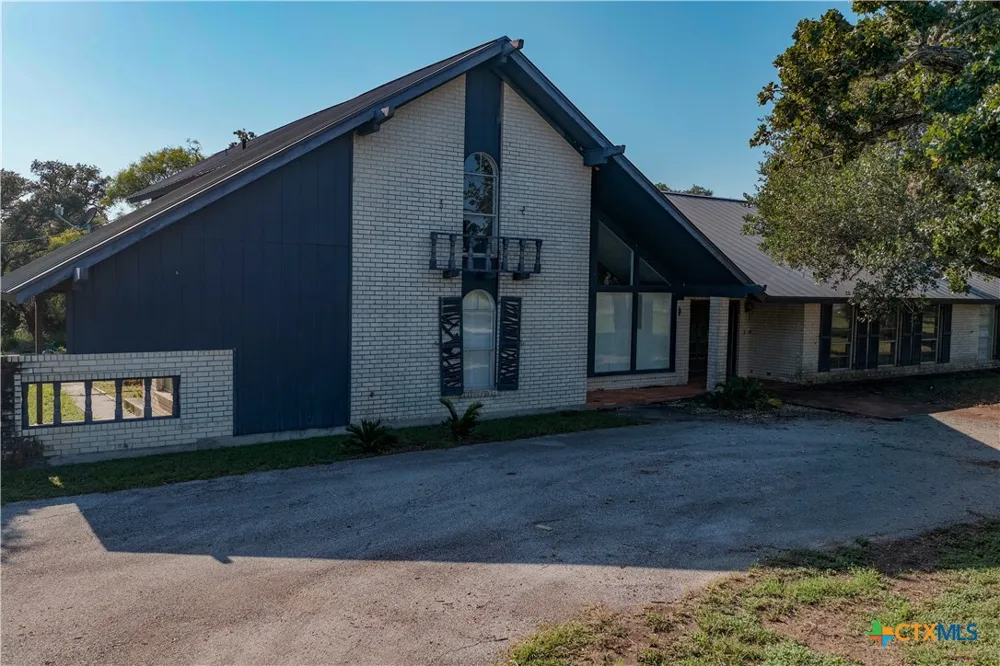 292 Fm 136 Woodsboro, TX 78393