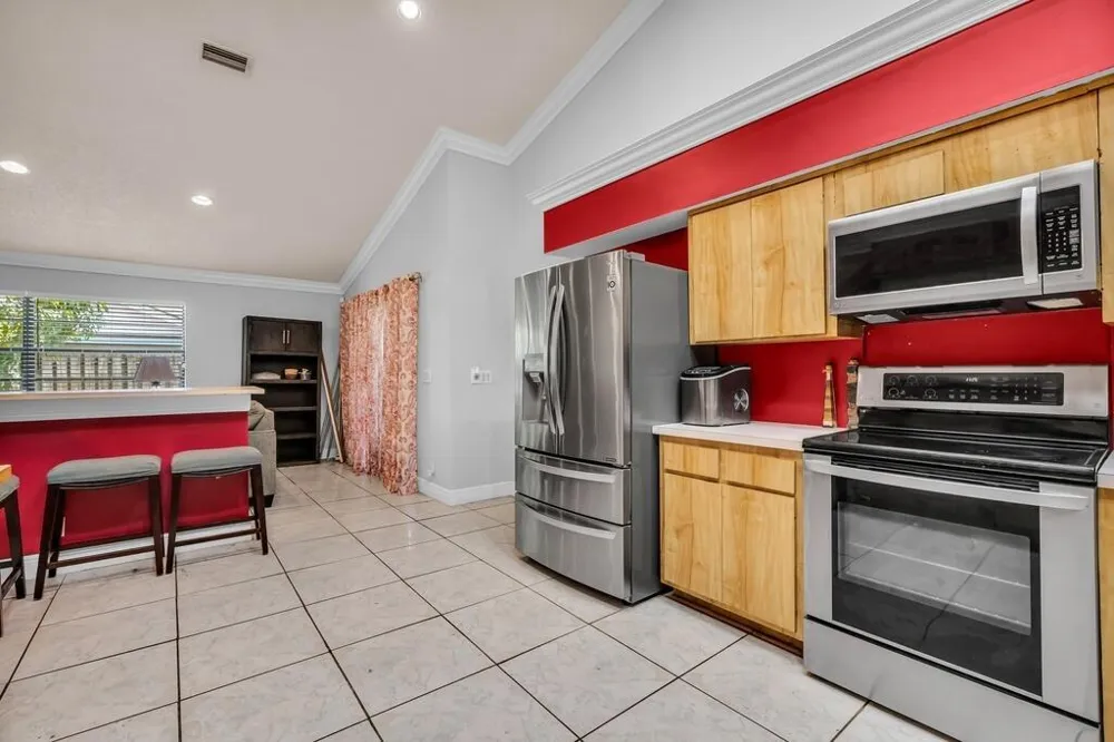 7461 NW 35th Street Lauderhill, FL 33319