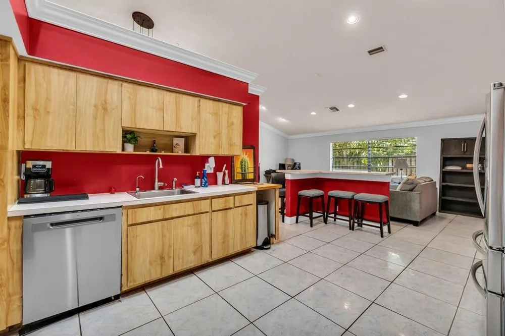 7461 NW 35th Street Lauderhill, FL 33319