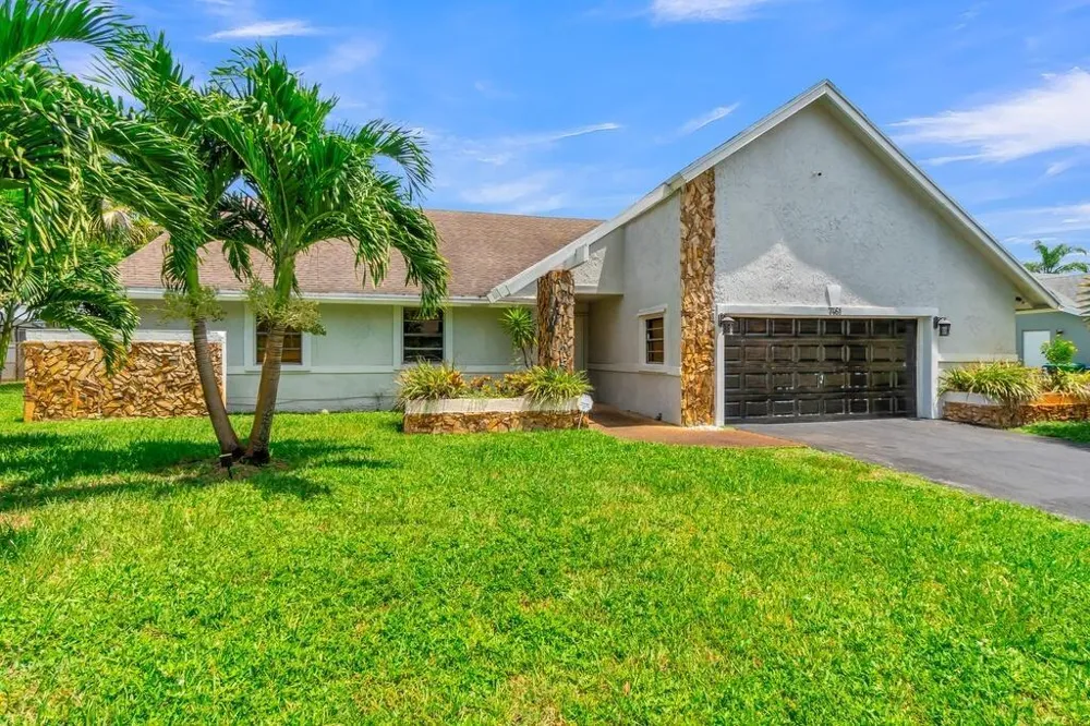 7461 NW 35th Street Lauderhill, FL 33319