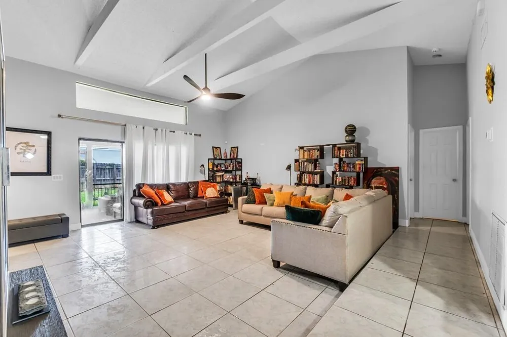 7461 NW 35th Street Lauderhill, FL 33319