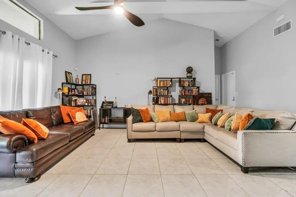 7461 NW 35th Street Lauderhill, FL 33319