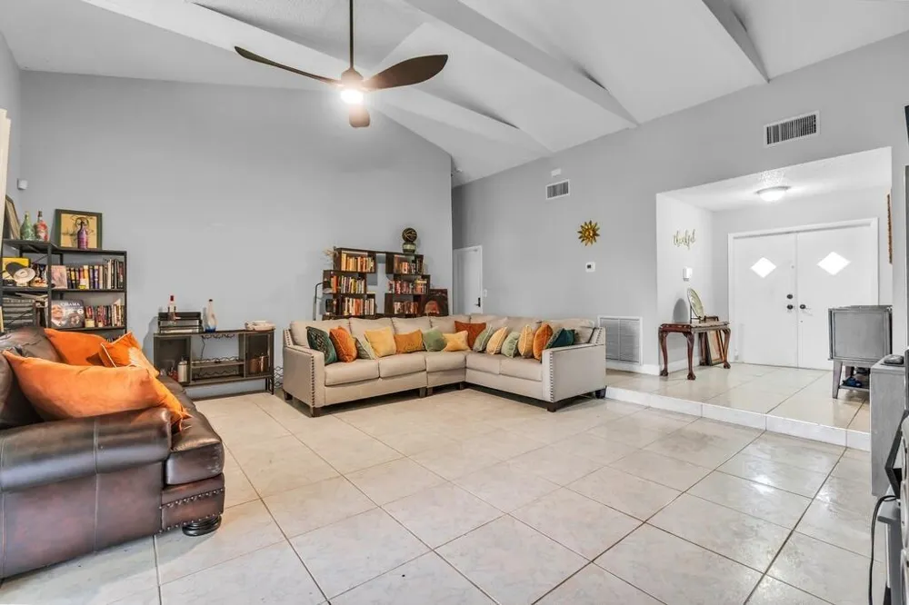 7461 NW 35th Street Lauderhill, FL 33319