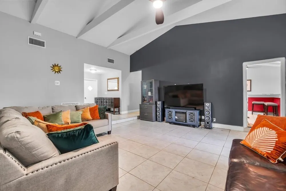7461 NW 35th Street Lauderhill, FL 33319