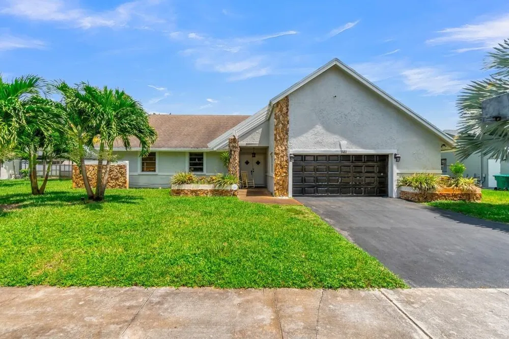 7461 NW 35th Street Lauderhill, FL 33319