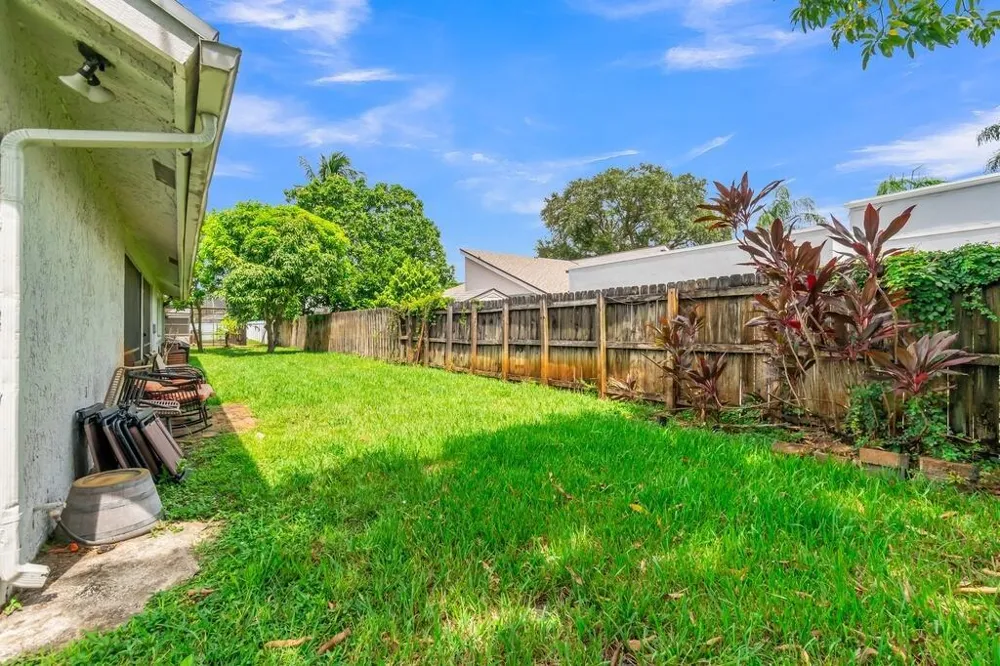 7461 NW 35th Street Lauderhill, FL 33319