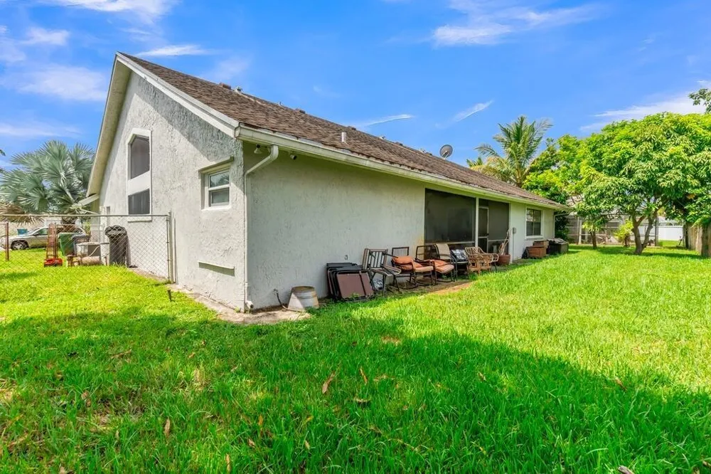 7461 NW 35th Street Lauderhill, FL 33319
