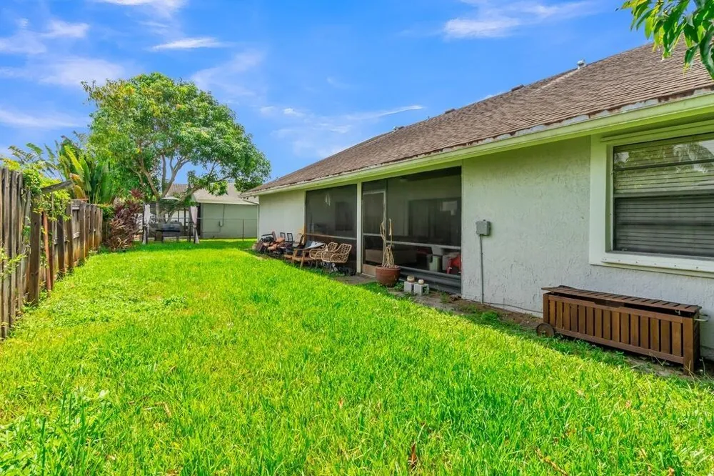 7461 NW 35th Street Lauderhill, FL 33319