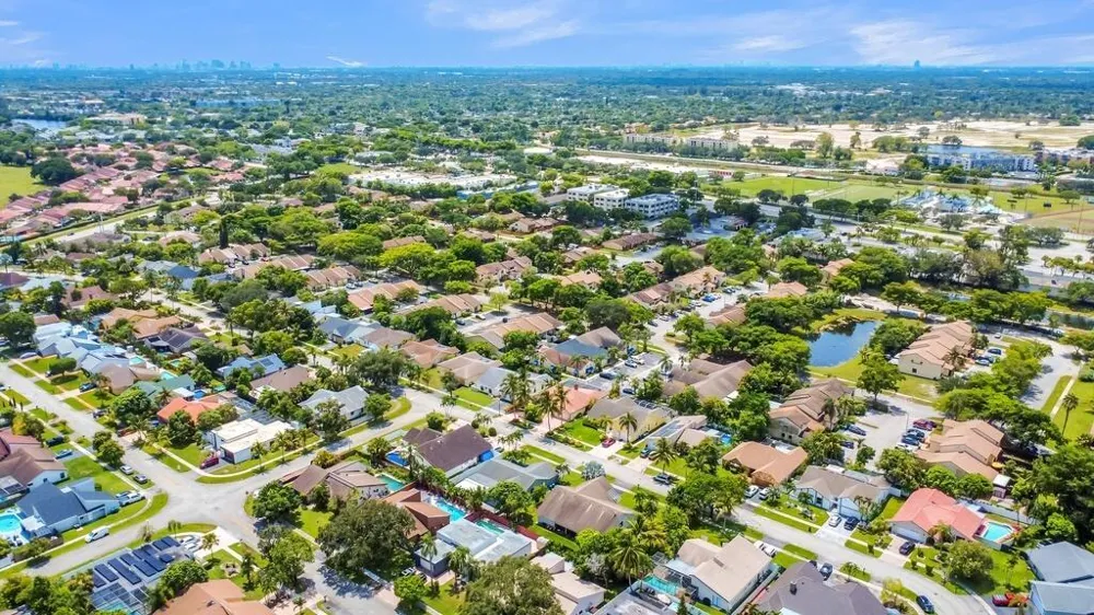 7461 NW 35th Street Lauderhill, FL 33319