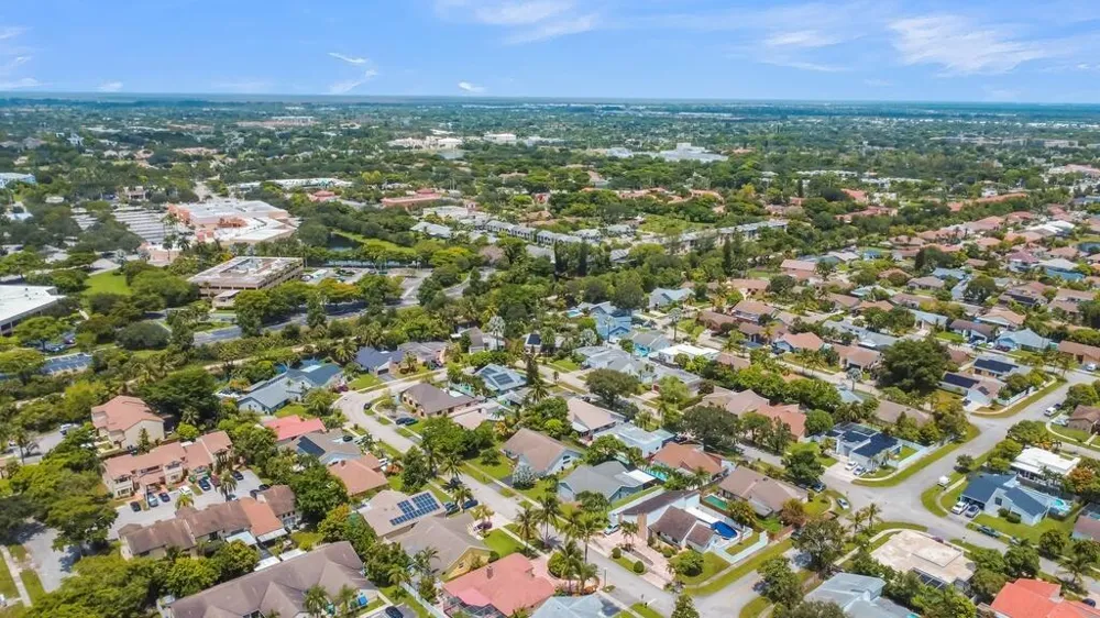 7461 NW 35th Street Lauderhill, FL 33319