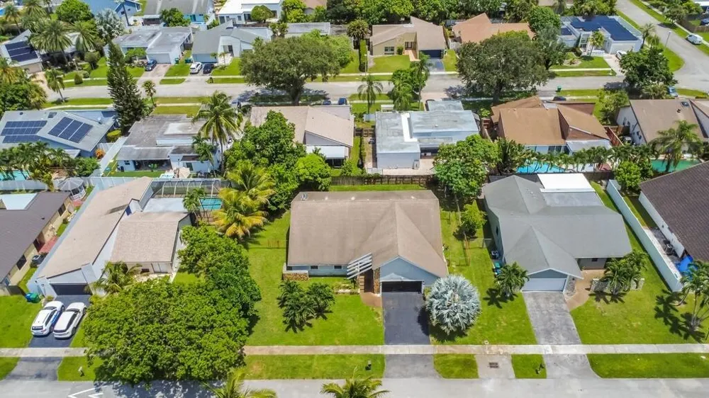 7461 NW 35th Street Lauderhill, FL 33319