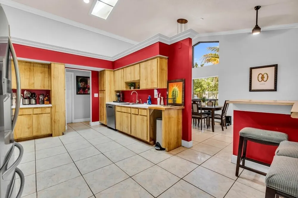 7461 NW 35th Street Lauderhill, FL 33319