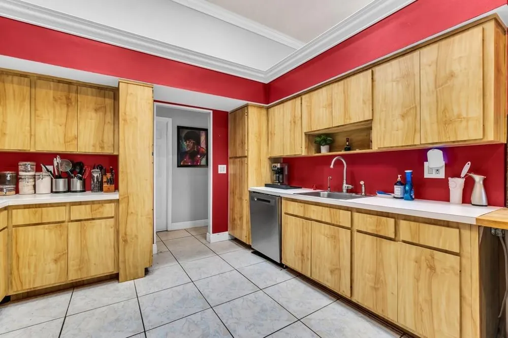 7461 NW 35th Street Lauderhill, FL 33319