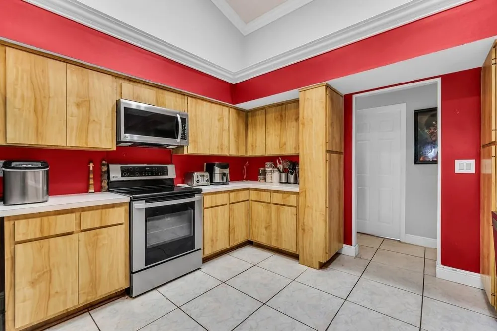 7461 NW 35th Street Lauderhill, FL 33319