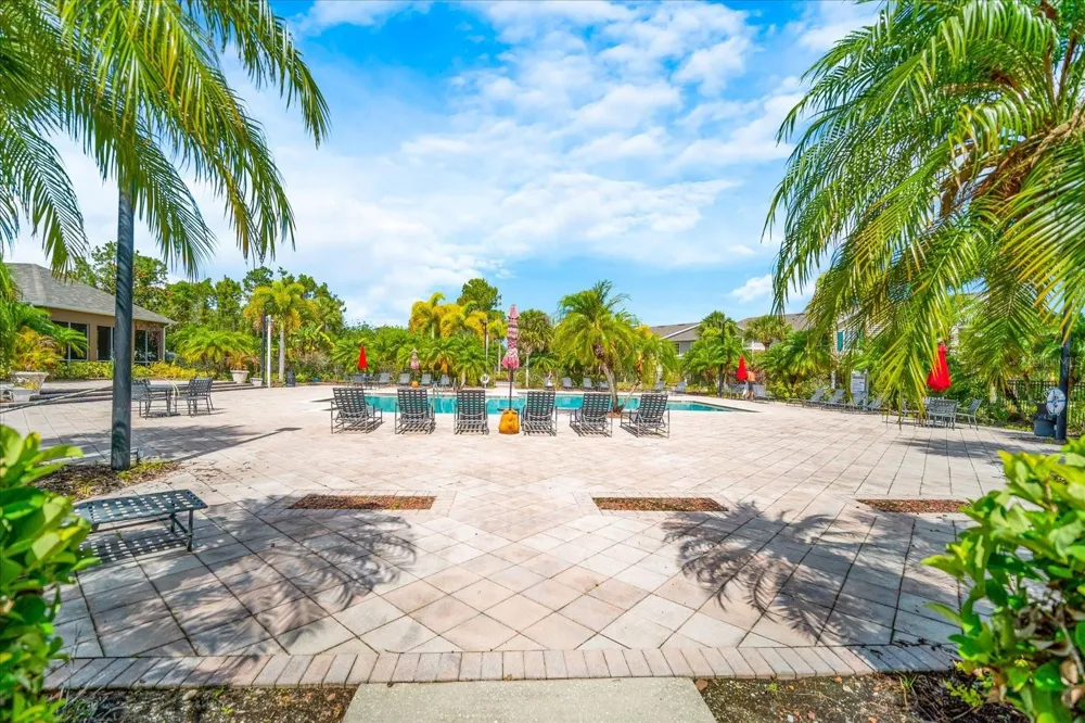 8933 MANOR LOOP #204 Lakewood Ranch, FL 34202