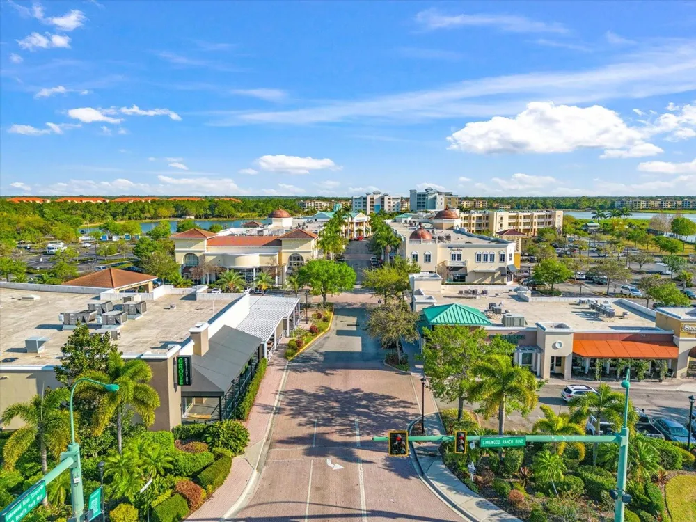 8933 MANOR LOOP #204 Lakewood Ranch, FL 34202