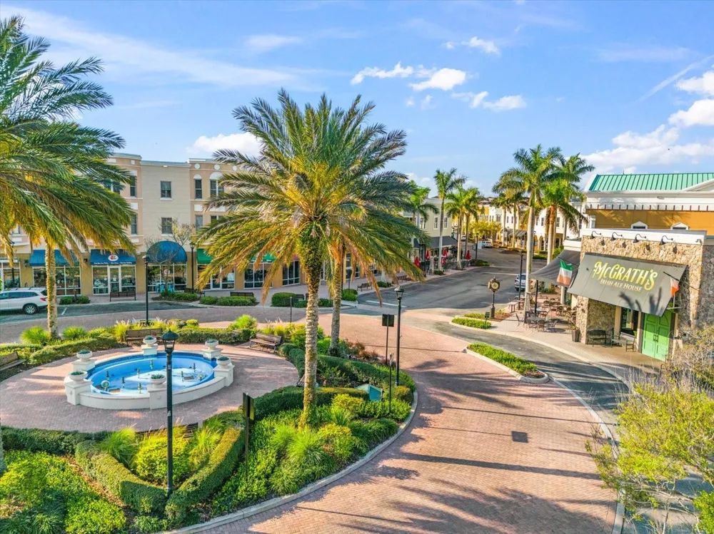 8933 MANOR LOOP #204 Lakewood Ranch, FL 34202