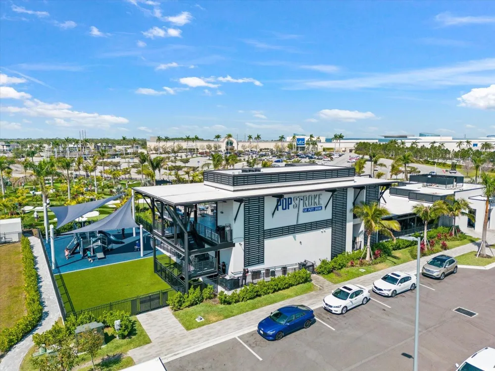 8933 MANOR LOOP #204 Lakewood Ranch, FL 34202