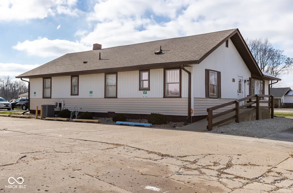 417 W 38th Street Anderson, IN 46013