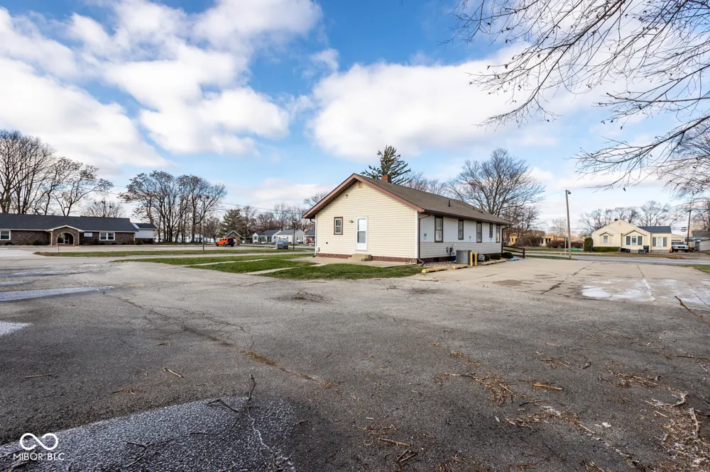 417 W 38th Street Anderson, IN 46013