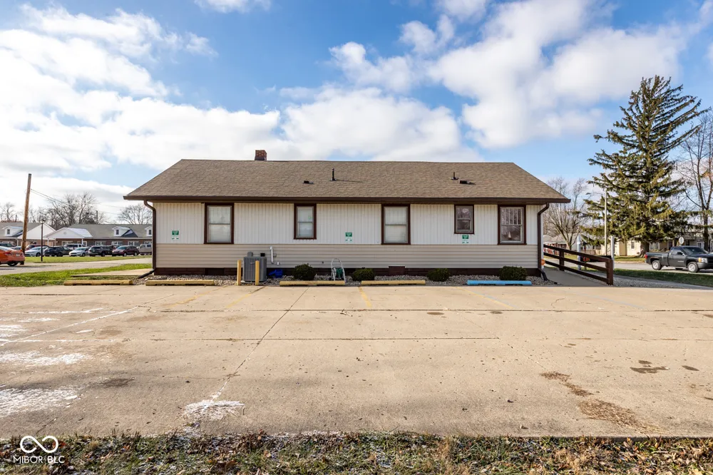 417 W 38th Street Anderson, IN 46013
