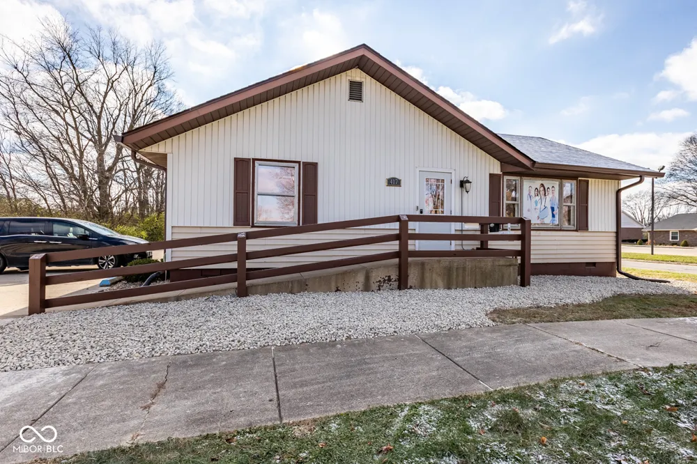 417 W 38th Street Anderson, IN 46013