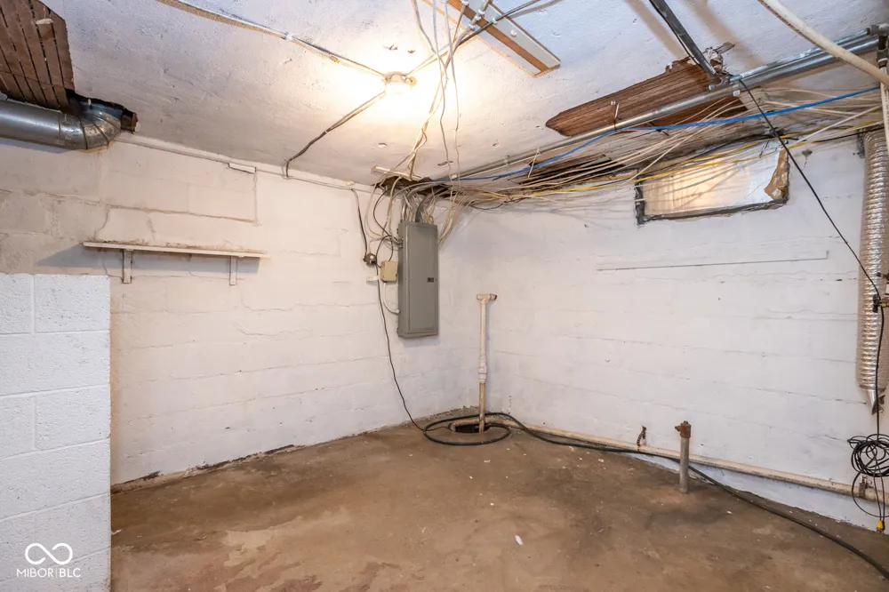 417 W 38th Street Anderson, IN 46013