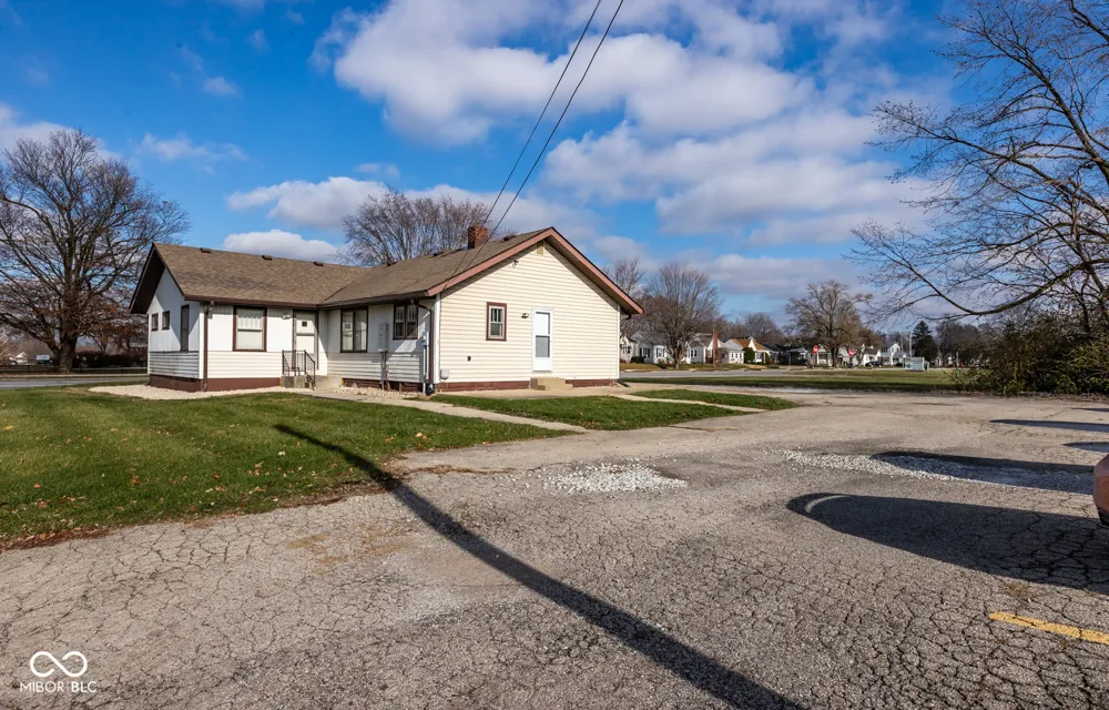 417 W 38th Street Anderson, IN 46013