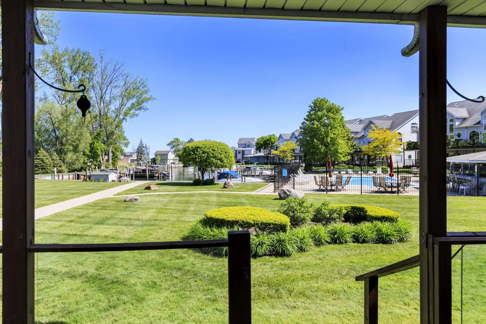 37868 Jefferson Avenue Harrison Township, MI 48045