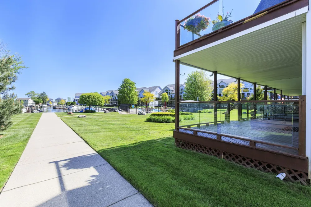 37868 Jefferson Avenue Harrison Township, MI 48045