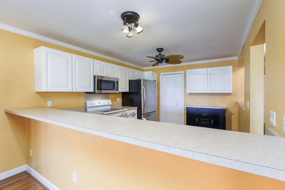 37868 Jefferson Avenue Harrison Township, MI 48045