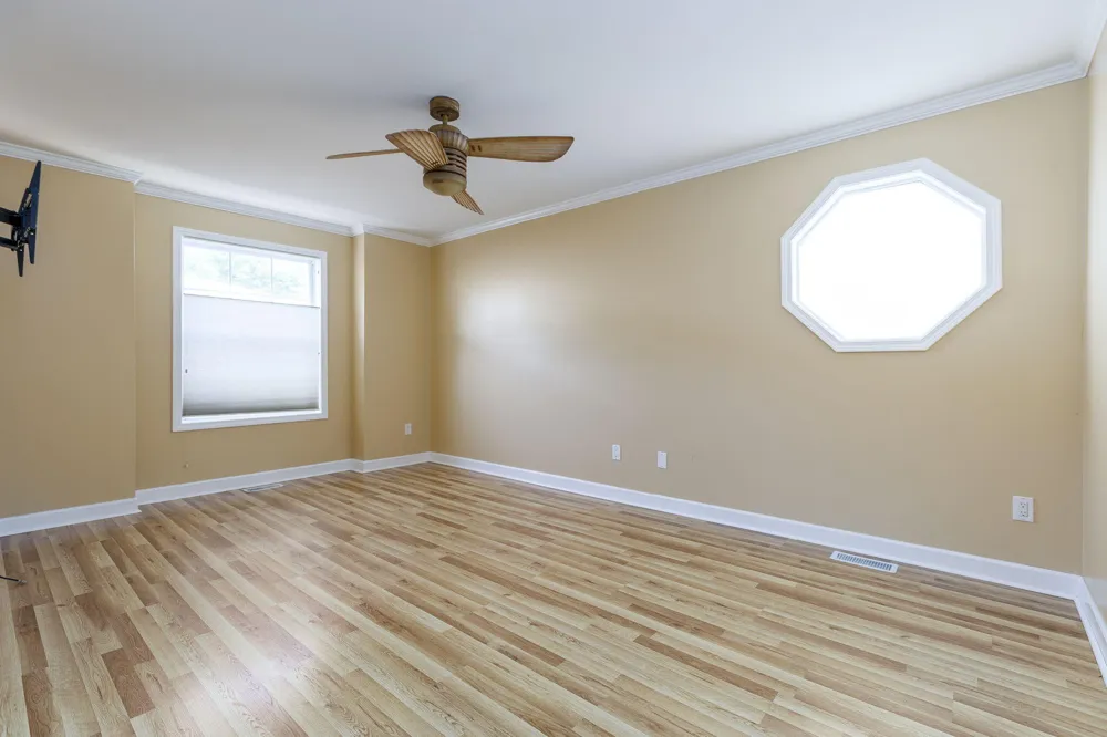 37868 Jefferson Avenue Harrison Township, MI 48045