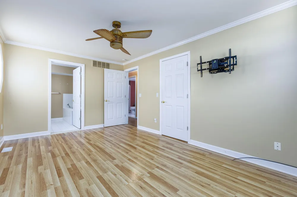 37868 Jefferson Avenue Harrison Township, MI 48045