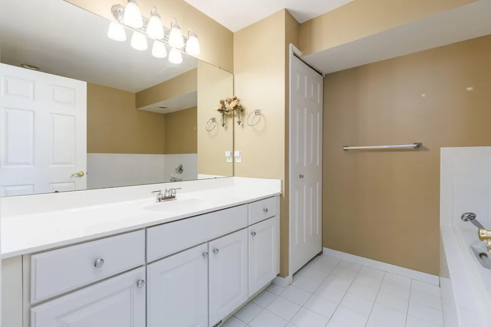 37868 Jefferson Avenue Harrison Township, MI 48045