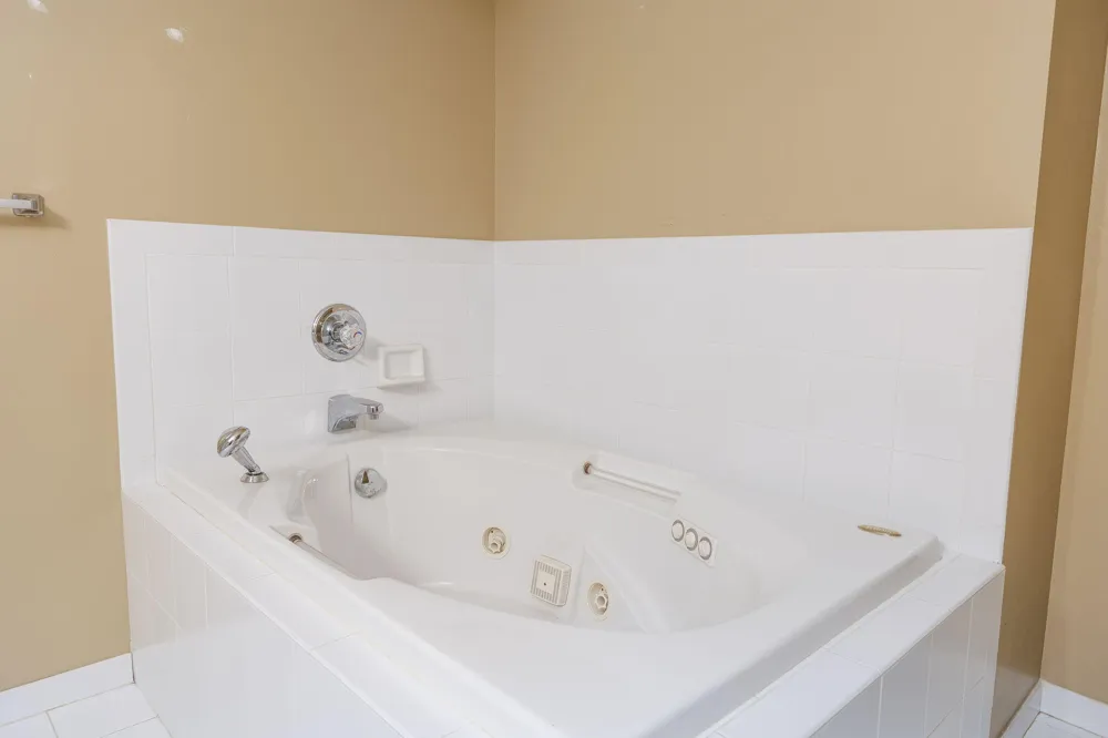37868 Jefferson Avenue Harrison Township, MI 48045