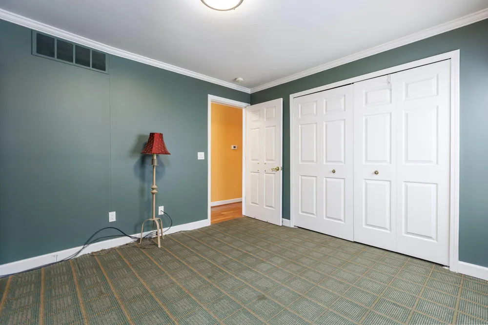 37868 Jefferson Avenue Harrison Township, MI 48045