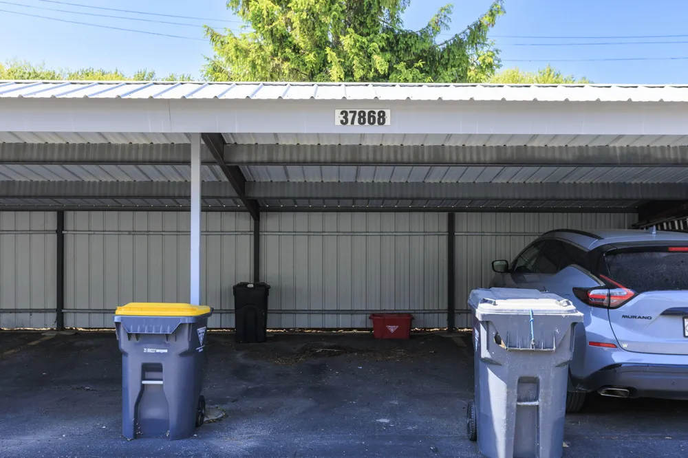 37868 Jefferson Avenue Harrison Township, MI 48045