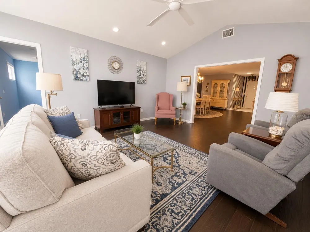2228 GRAND CYPRESS DRIVE Lakeland, FL 33810