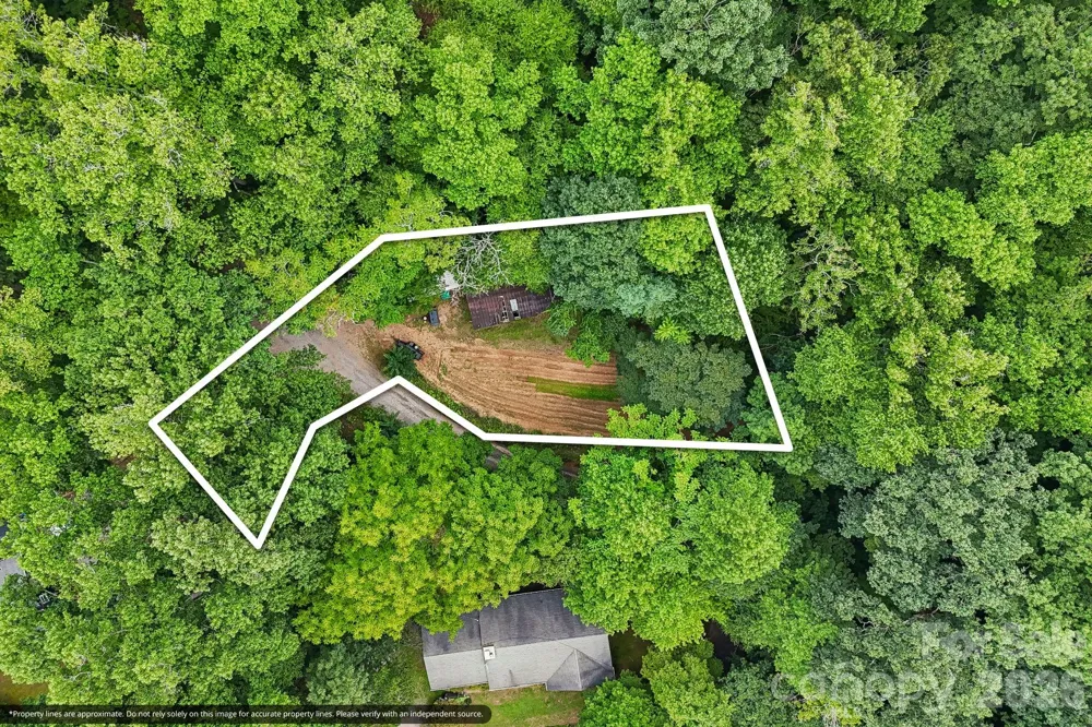 25 Viola Lane Swannanoa, NC 28778